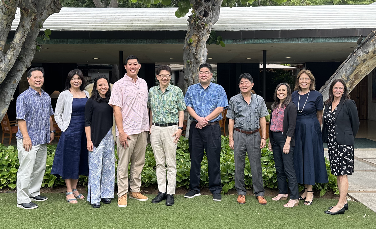 Group photo of the Friends of the UH Cancer Center
